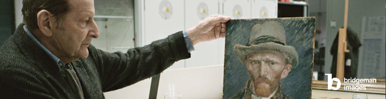 Lucian Freud betrachtet Van Goghs "Selbstporträt"
